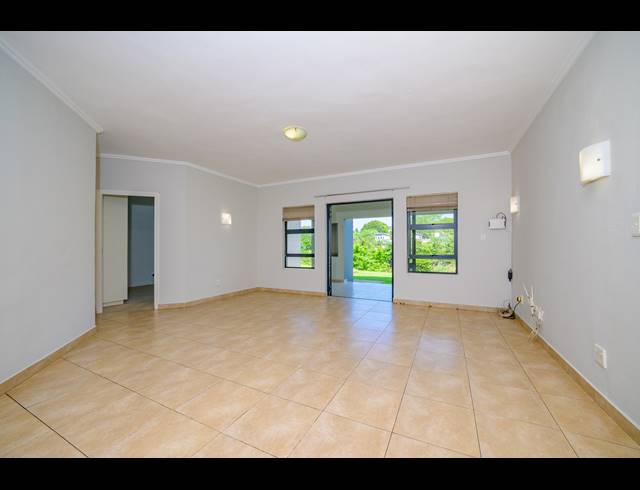 3 BEDROOM APARTMENT FOR SALE IN PALM LAKES ESTATE